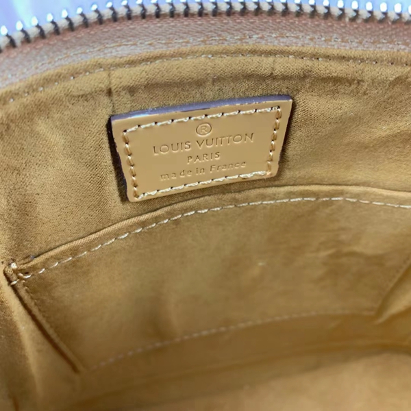 ルイヴィトンバッグ着用イメージ